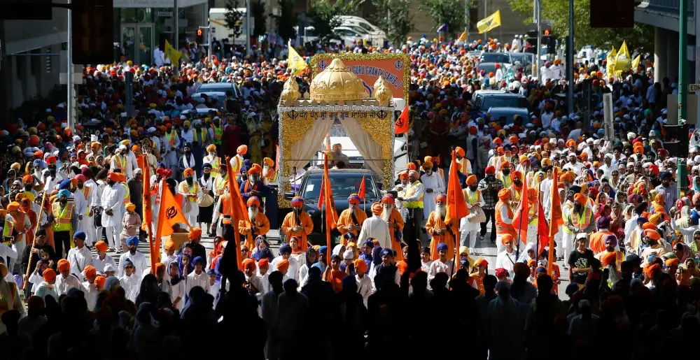 ਵਿਨੀਪੈਗ ’ਚ ਸਜਾਇਆ ਗਿਆ ਵਿਸ਼ਾਲ ਨਗਰ ਕੀਰਤਨ, ਹਜ਼ਾਰਾਂ ਦੀ ਗਿਣਤੀ ’ਚ ਸੰਗਤ ਨੇ ਭਰੀ ਹਾਜ਼ਰੀ