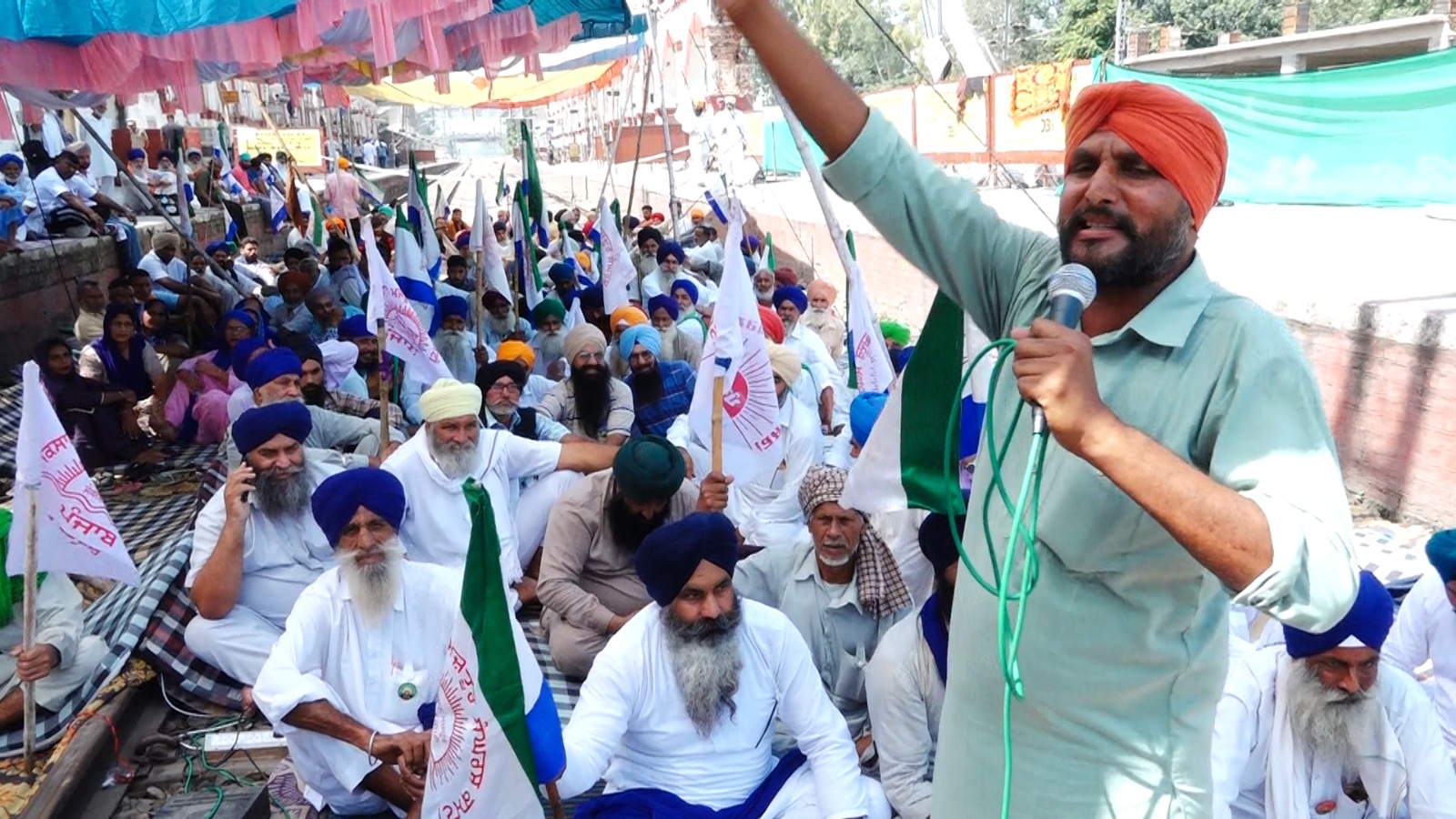 ਪੰਜਾਬ ‘ਚ ਕਿਸਾਨਾਂ ਦੇ ਰੇਲ ਰੋਕੋ ਅੰਦੋਲਨ ਦਾ ਅੱਜ ਤੀਜਾ ਦਿਨ, 203 ਟਰੇਨਾਂ ਪ੍ਰਭਾਵਿਤ, 136 ਰੱਦ