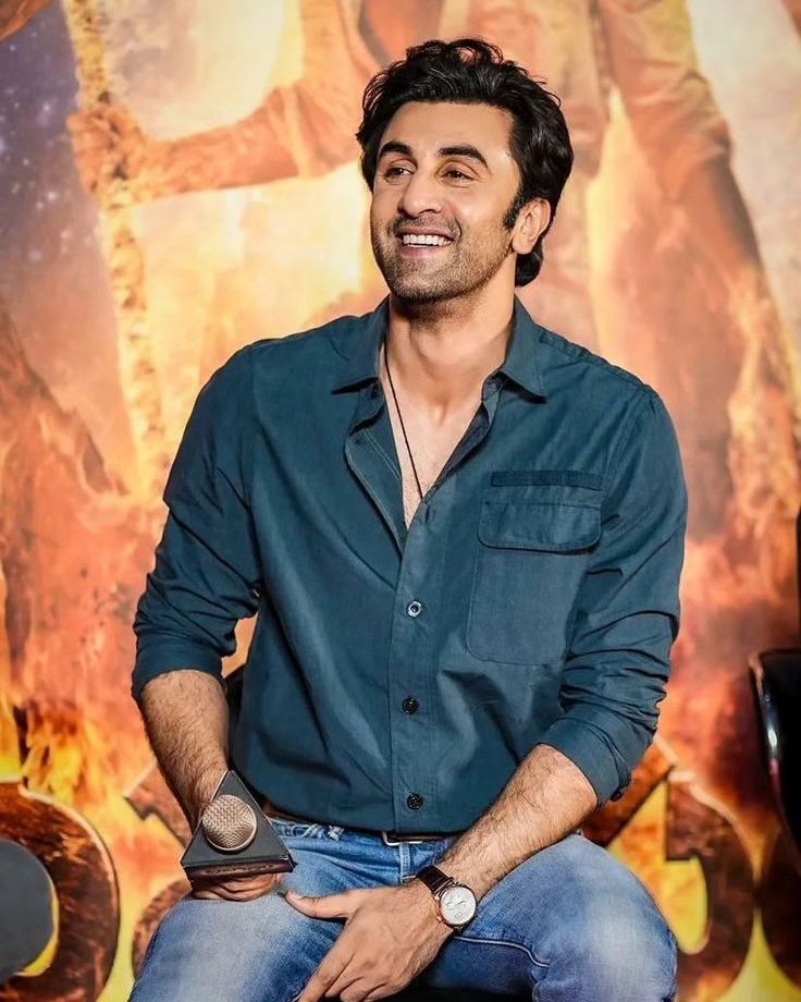 Ranbir Kapoor Birthday: ਰਣਬੀਰ ਕਪੂਰ ਦੀ ਲਗਜ਼ਰੀ ਲਾਈਫਸਟਾਈਲ ‘ਚ ਸ਼ਾਮਲ ਹਨ ਇਹ ਮਹਿੰਗੀਆਂ ਚੀਜ਼ਾਂ, ਜਾਣੋ ਉਨ੍ਹਾਂ ਦੀ ਨੈੱਟ ਵਰਥ