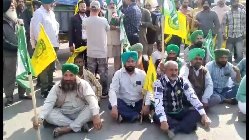 ਜਲੰਧਰ ‘ਚ ਗੰਨਾ ਕਿਸਾਨਾ ਦਾ ਪੱਕਾ ਮੋਰਚਾ, ਰੇਲ ਰੋਕਣ ਦਾ ਦਿੱਤਾ ਅਲਟੀਮੇਟਮ
