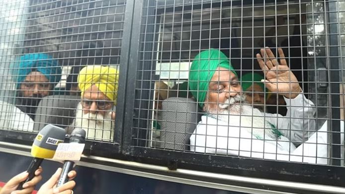 ਪੰਜਾਬ-ਹਰਿਆਣਾ ਦੇ ਕਿਸਾਨਾਂ ਦਾ ਧਰਨਾ ਖ਼ਤਮ, ਗਵਰਨਰ ਨਾਲ ਮੀਟਿੰਗ ਮਗਰੋਂ ਕੀਤਾ ਐਲਾਨ