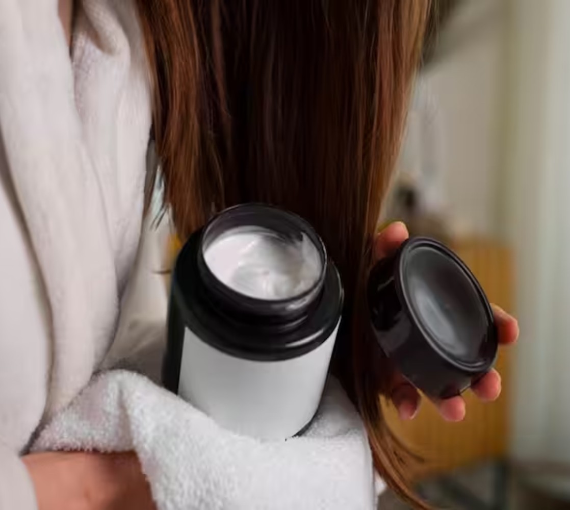 Hair Conditioner ਦੇ ਕੰਮ : ਵਾਲਾਂ ਨੂੰ ਪਾਲਿਸ਼ ਕਰਨ ਤੋਂ ਲੈ ਕੇ ਬਰਤਨਾਂ ਨੂੰ ਪਾਲਿਸ਼ ਕਰਨ ਤੱਕ, 5 ਰੁਪਏ ਵਿਚ ਹੱਲ ਹੋ ਜਾਣਗੇ ਇਹ ਮੁਸ਼ਕਿਲ ਕੰਮ
