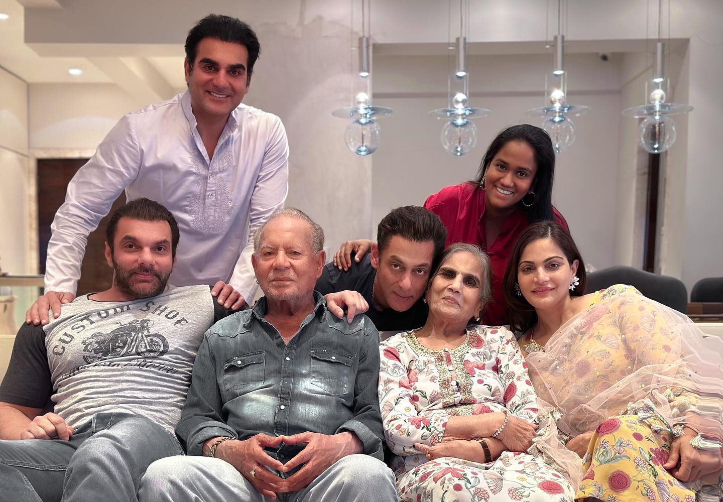 Salim Khan Birthday: 400 ਰੁਪਏ ਦੀ ਤਨਖਾਹ ‘ਤੇ ਕੰਮ ਕਰਦੇ ਸਨ ਸਲੀਮ ਖਾਨ, ਬਿਨਾਂ ਤਲਾਕ ਦਿੱਤੇ ਕੀਤਾ ਦੂਜਾ ਵਿਆਹ