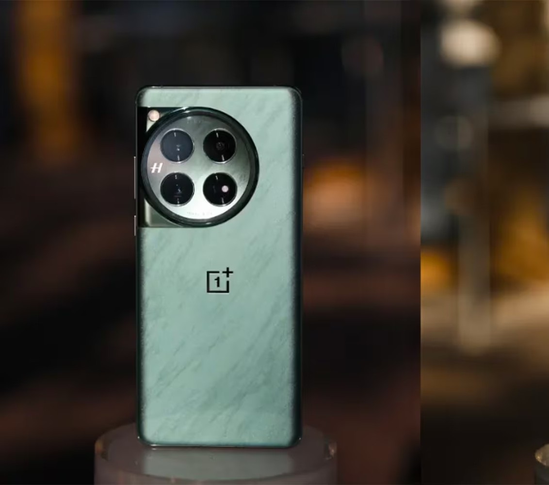 Amazon ‘ਤੇ ਬਹੁਤ ਸਸਤਾ ਮਿਲ ਰਿਹਾ ਹੈ OnePlus 12, ਜਲਦੀ ਕਰੋ ਨਹੀਂ ਤਾਂ ਵਿਕਰੀ ਹੋ ਜਾਵੇਗੀ ਖਤਮ