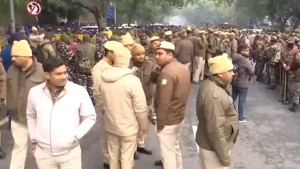 ਚੰਡੀਗੜ੍ਹ ਮਾਮਲੇ ‘ਚ ਦਿੱਲੀ ‘ਚ ‘ਆਪ’ ਦਾ ਪ੍ਰਦਰਸ਼ਨ, ਨੇਤਾ ਨਜ਼ਰਬੰਦ