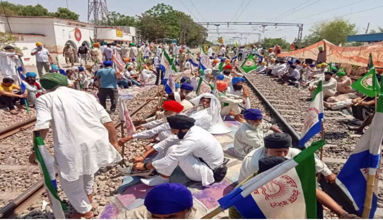 ਕਿਸਾਨ ਰੇਲ ਰੋੋਕ ਅੰਦੋਲਨ: ਸੰਭੂ ਸਟੇਸ਼ਨ ਤੋਂ ਜਾਰੀ ਹੋਇਆ ਅਲਟੀਮੇਟਮ