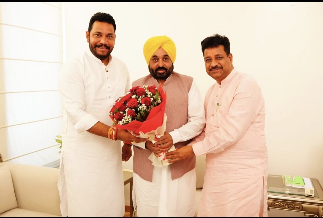 ਜਲੰਧਰ ‘ਚ ਭਾਜਪਾ ਨੂੰ ਵੱਡਾ ਝਟਕਾ! ਯੂਥ ਆਗੂ ਰੌਬਿਨ ਸਾਂਪਲਾ ਹੋਏ ‘ਆਪ’ ‘ਚ ਸ਼ਾਮਲ