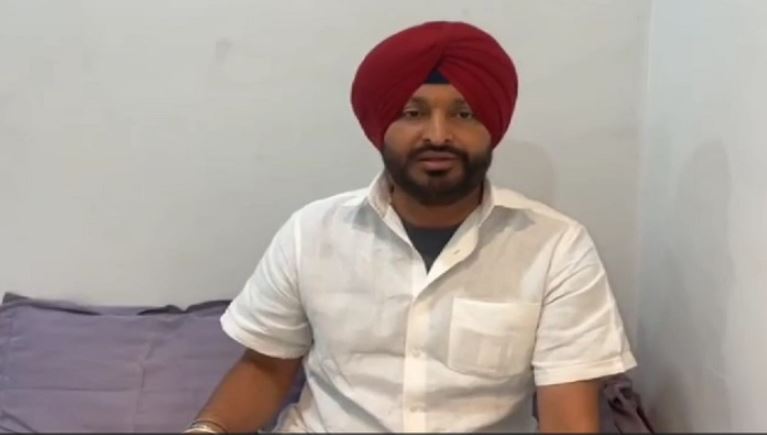 ਰਵਨੀਤ ਬਿੱਟੂ ਨੇ ਖਾਲੀ ਕੀਤਾ ਸਰਕਾਰੀ ਬੰਗਲਾ, BJP ਦਫਤਰ ‘ਚ ਜ਼ਮੀਨ ‘ਤੇ ਸੌਂ ਕੇ ਬਿਤਾਈ ਰਾਤ