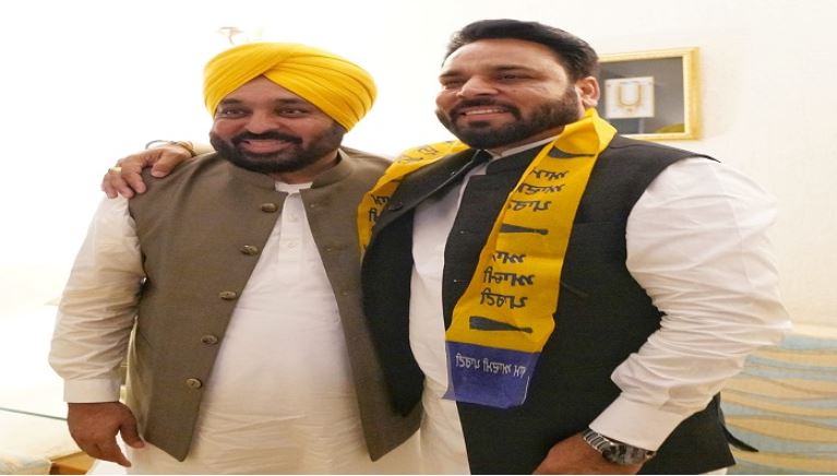 ਨਾਮਜ਼ਦਗੀ ਤੋਂ ਪਹਿਲਾਂ ਹੁਸ਼ਿਆਰਪੁਰ ਦੇ ਬਸਪਾ ਉਮੀਦਵਾਰ ਨੇ ਛੱਡੀ ਪਾਰਟੀ, ‘ਆਪ’ ‘ਚ ਹੋਏ ਸ਼ਾਮਿਲ