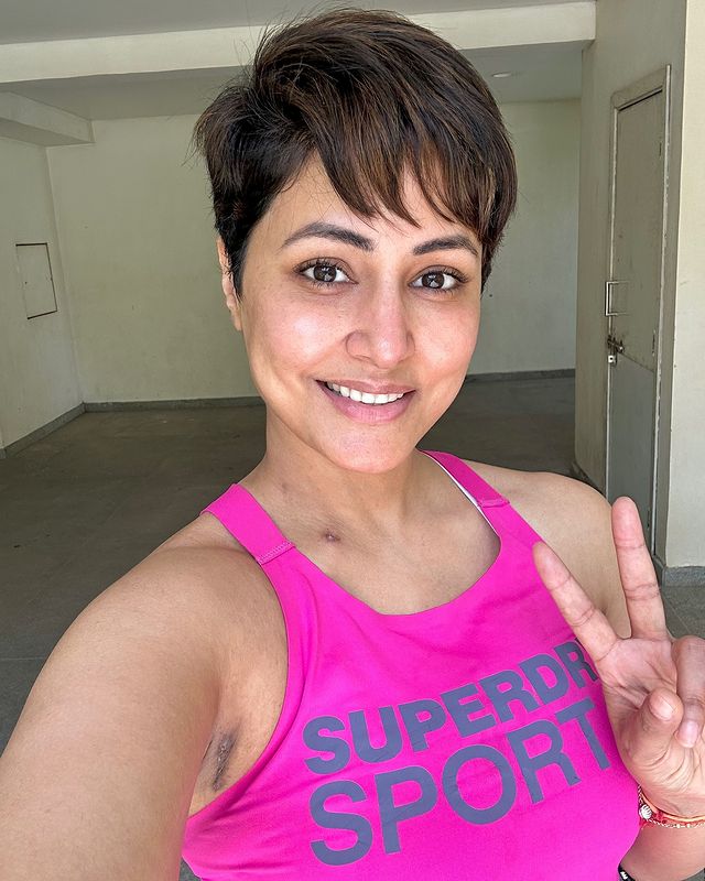 ਛਾਤੀ ਦੇ ਕੈਂਸਰ ਕਾਰਨ ਦਰਦ ਨਾਲ ਜੂਝ ਰਹੀ ਹਿਨਾ ਖਾਨ, ਪੋਸਟ ਸ਼ੇਅਰ ਕਰਦੇ ਹੋਏ ਕਿਹਾ, ਪਲੀਜ਼ ‘ਅੱਲ੍ਹਾ ਪਲੀਜ਼ …’