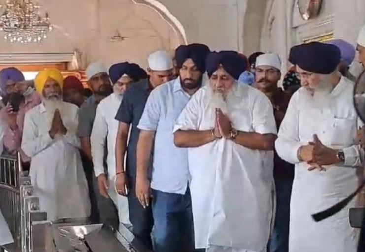 ਸ਼੍ਰੀ ਦਰਬਾਰ ਸਾਹਿਬ ਨਤਮਸਤਕ ਹੋਏ ਸੁਖਬੀਰ ਬਾਦਲ, ਸੌਂਪੀਆ ਸਪਸ਼ਟੀਕਰਨ
