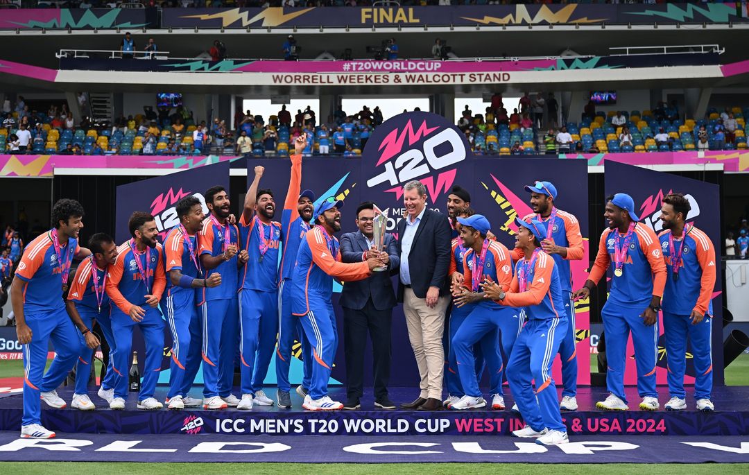 T20 ਵਿਸ਼ਵ ਕੱਪ ਟਰਾਫੀ ਜਿੱਤਣ ਤੋਂ ਬਾਅਦ ਬਾਰਬਾਡੋਸ ‘ਚ ਫਸੀ ਭਾਰਤੀ ਟੀਮ, BCCI ਘਰ ਪਰਤਣ ਦੀ ਪੂਰੀ ਕਰ ਰਹੀ ਹੈ ਕੋਸ਼ਿਸ਼