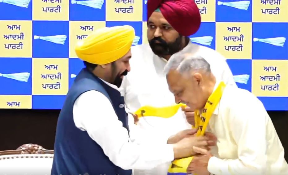ਸ਼੍ਰੋਮਣੀ ਅਕਾਲੀ ਦਲ ਨੂੰ ਲੱਗਿਆ ਵੱਡਾ ਝਟਕਾ, ਡਾ. ਸੁੱਖੀ ਆਮ ਆਦਮੀ ਪਾਰਟੀ ਚ ਸਾਮਿਲ