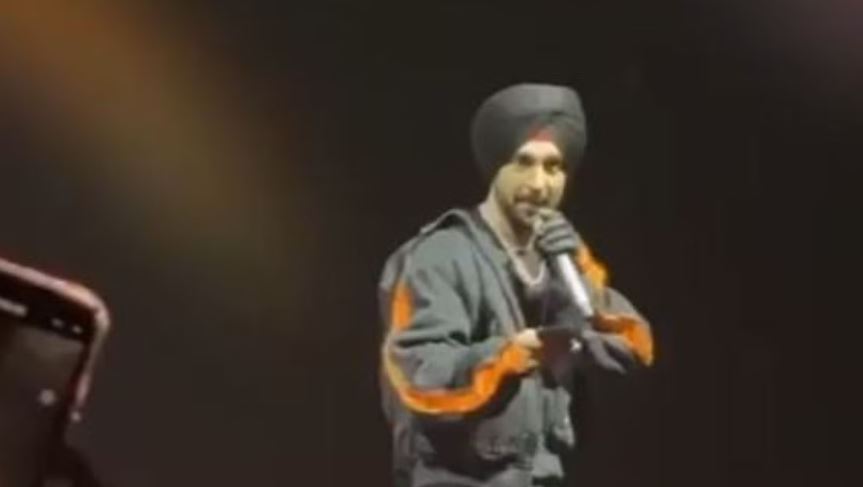 ਪੰਜਾਬੀ ਗਾਇਕ ਦਿਲਜੀਤ ਦੋਸਾਂਝ ‘ਤੇ ਫੈਨ ਨੇ ਸੁੱਟਿਆ ਫੋਨ, UK ‘ਚ ਹੋਈ ਪਰਫਾਰਮੈਂਸ