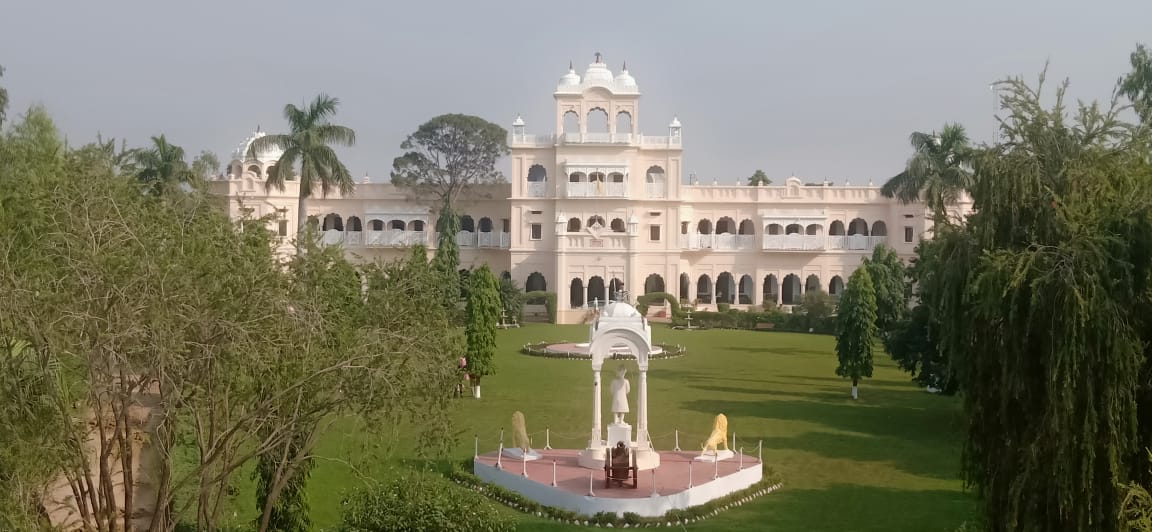 ਫਿਲਮ ਰੇਡ ਅਤੇ ਮਿਰਜ਼ਾਪੁਰ ਵੈੱਬ ਸੀਰੀਜ਼ ਦੀ ਸ਼ੂਟਿੰਗ ਯੂਪੀ ਦੇ ਇਸ ਪੈਲੇਸ ਵਿੱਚ ਹੋਈ ਸੀ