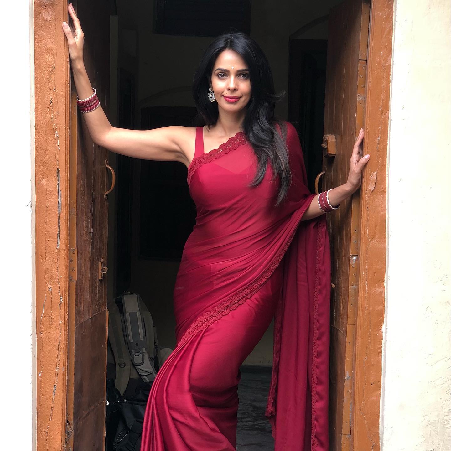 Mallika Sherawat Birthday: ਕਦੇ ਏਅਰ ਹੋਸਟੈੱਸ ਸੀ ਮੱਲਿਕਾ ਸ਼ੇਰਾਵਤ, ਇਸ ਤਰ੍ਹਾਂ ਕੀਤੀ ਗਲੈਮਰ ਦੀ ਦੁਨੀਆ ‘ਚ ਐਂਟਰੀ ।