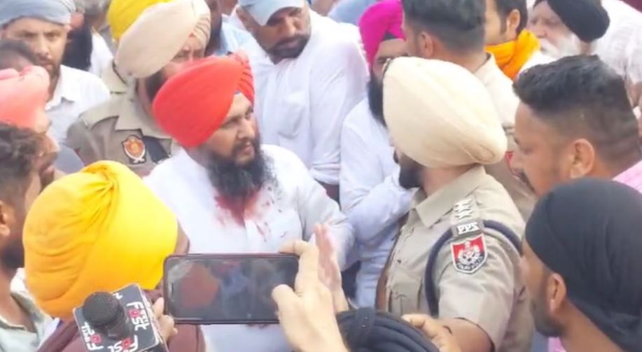 ਜ਼ੀਰਾ ਝੜਪ ਮਾਮਲੇ ‘ਚ 750 ‘ਤੇ ਮਾਮਲਾ ਦਰਜ, ਪੁਲਿਸ ਕਰੇਗੀ ਪੱਥਰਬਾਜ਼ੀ ਕਰਨ ਵਾਲਿਆਂ ਦਾ ਨਾਮ ਜਾਰੀ