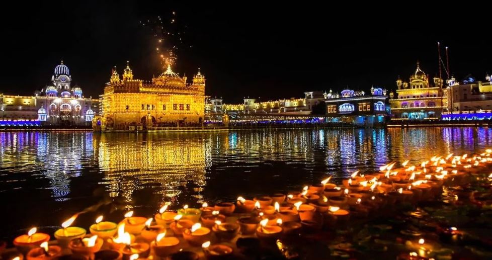 ਸ੍ਰੀ ਦਰਬਾਰ ਸਾਹਿਬ ‘ਚ ਅੱਜ ਮਨਾਇਆ ਜਾਵੇਗਾ ਬੰਦੀ ਛੋੜ ਦਿਵਸ, ਜਗਾਏ ਜਾਣਗੇ ਇੱਕ ਲੱਖ ਦੀਪਕ