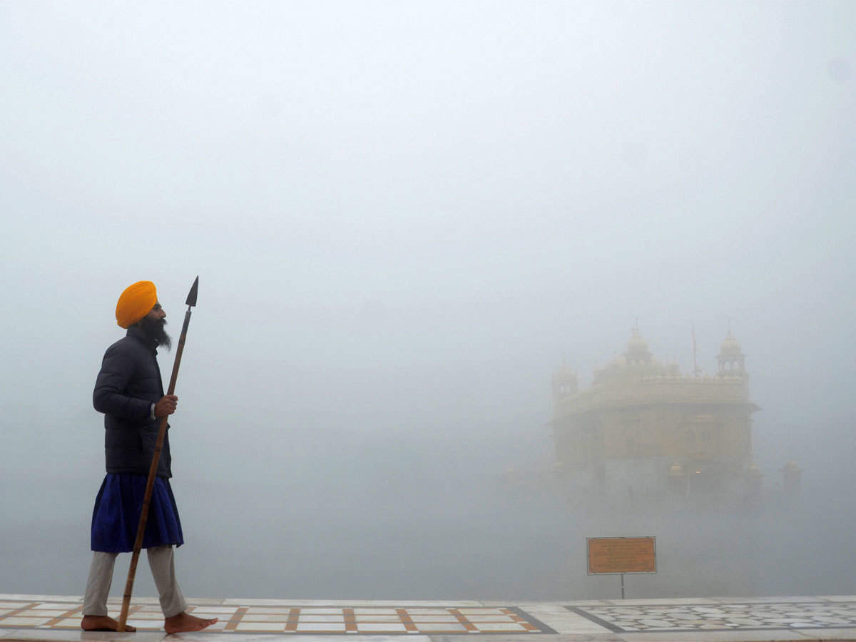 ਪੰਜਾਬ ‘ਚ ਠੰਢ ਨੇ ਕੰਬਾਏ ਲੋਕ, 14 ਜ਼ਿਲ੍ਹਿਆਂ ਵਿਚ ਧੁੰਦ ਦਾ ਅਲਰਟ ਜਾਰੀ