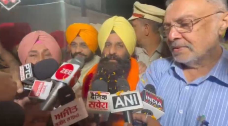 ਇੱਕ ਸਾਲ ਬਾਅਦ ਜੇਲ੍ਹ ਤੋਂ ਬਾਹਰ ਆਏ MLA ਗੱਜਣ ਮਾਜਰਾ, ਵਿਰੋਧੀਆਂ ‘ਤੇ ਜੰਮ ਕੇ ਵਰ੍ਹੇ