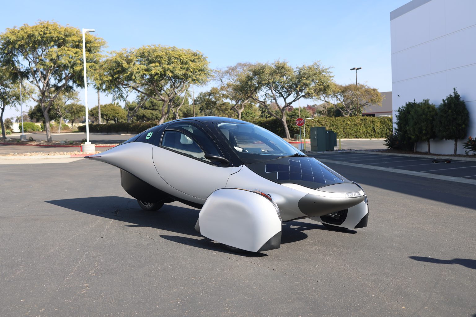 Aptera ਨੇ CES 2025 ‘ਤੇ ਉਤਪਾਦਨ ਲਈ ਤਿਆਰ ਕੀਤਾ ਸੋਲਰ ਇਲੈਕਟ੍ਰਿਕ ਵਾਹਨ